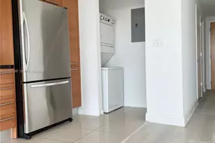 253 NE 2nd St, Miami, FL 33132 - Photo 11