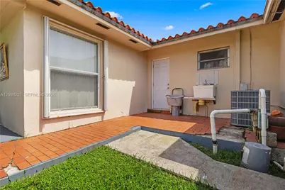 2450 SW 90th Ave, Miami, FL 33165 - Photo 35