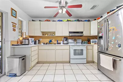 9041 SW 42nd St, Miami, FL 33165 - Photo 7
