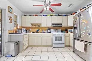 9041 SW 42nd St, Miami, FL 33165 - Photo 7