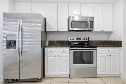 16310 NW 84th Ct, Miami Lakes, FL 33016 - Photo 13