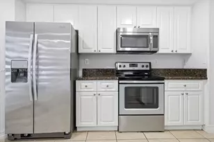 16310 NW 84th Ct, Miami Lakes, FL 33016 - Photo 13