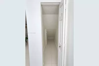 232 Wimbledon Lake Dr #232, Plantation, FL 33324 - Photo 9