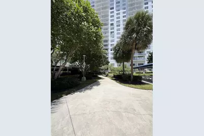 2851 NE 183rd St #2110E, Aventura, FL 33160 - Photo 31