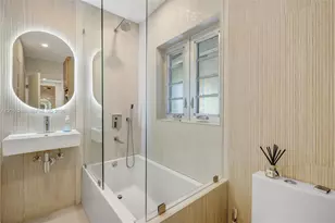 830 NE 72nd St, Miami, FL 33138 - Photo 11