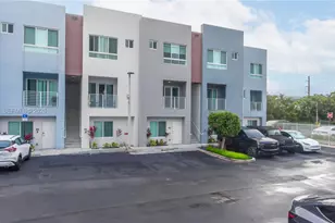2555 NE 193rd St, Miami, FL 33180 - Photo 25