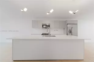 2555 NE 193rd St, Miami, FL 33180 - Photo 5