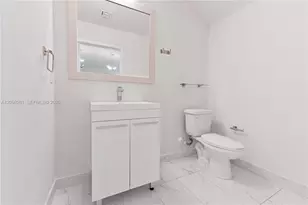 2555 NE 193rd St, Miami, FL 33180 - Photo 7