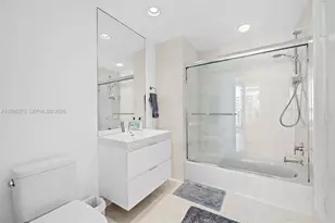 17111 Biscayne Blvd, North Miami Beach, FL 33160 - Photo 19