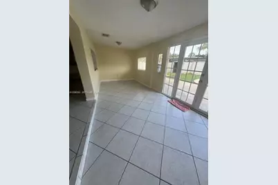 9265 SW 44th St, Miami, FL 33165 - Photo 19