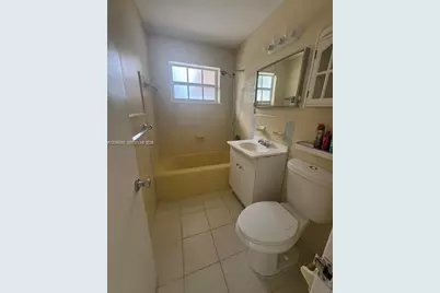 9265 SW 44th St, Miami, FL 33165 - Photo 11