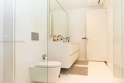 300 Biscayne Boulevard Way #2606W, Miami, FL 33131 - Photo 15