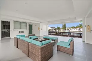 7930 Tatum Waterway Dr, Miami Beach, FL 33141 - Photo 7