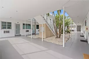 7930 Tatum Waterway Dr, Miami Beach, FL 33141 - Photo 11