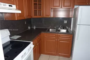9417 SW 76th St, Miami, FL 33173 - Photo 9