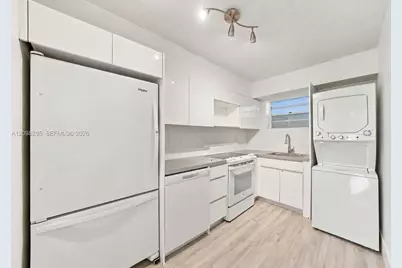 1800 SW 25th St #2204, Miami, FL 33133 - Photo 11