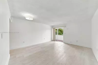 1800 SW 25th St #2204, Miami, FL 33133 - Photo 5