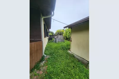 11950 SW 26th Ter, Miami, FL 33175 - Photo 25
