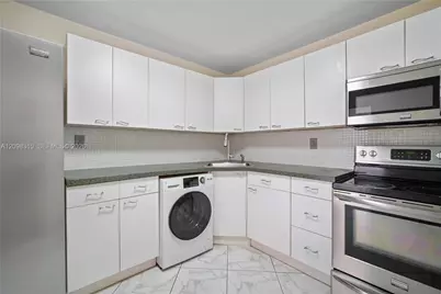 2750 NE 183rd St #PH06, Aventura, FL 33160 - Photo 13