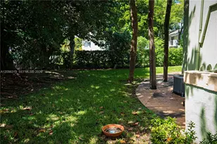 11113 NW 7th St, Miami, FL 33172 - Photo 21