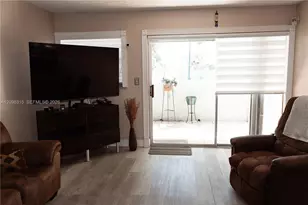 11113 NW 7th St, Miami, FL 33172 - Photo 17