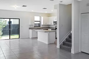 5850 Clydesdale Ct, Davie, FL 33314 - Photo 3