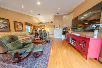 10071 NW 7th St, Plantation, FL 33324 - Photo 11