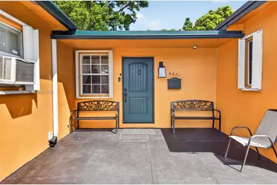 6571 SW 7th Ct, North Lauderdale, FL 33068 - Photo 3