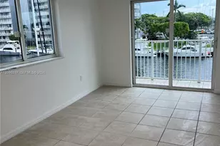2415 NW 16th St Rd, Miami, FL 33125 - Photo 17