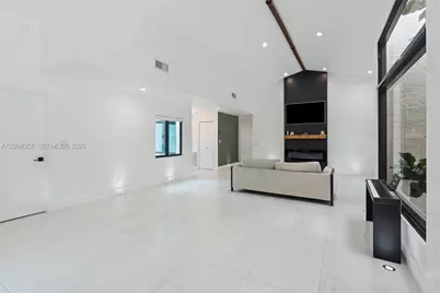 11020 NW 5th Ct, Coral Springs, FL 33071 - Photo 5