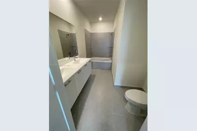 8167 NW 41st St #E-404, Doral, FL 33166 - Photo 13