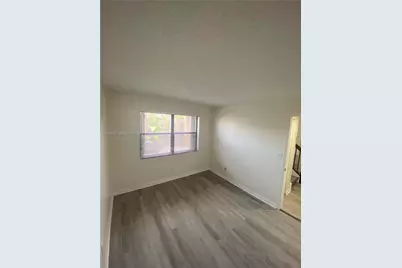 12286 NW 13th Ct, Pembroke Pines, FL 33026 - Photo 17