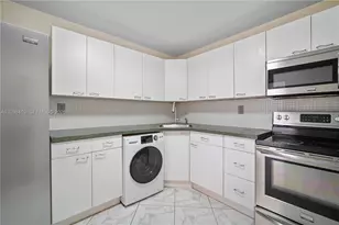 2750 NE 183rd St, Aventura, FL 33160 - Photo 13