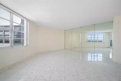 2750 NE 183rd St #PH06, Aventura, FL 33160 - Photo 9