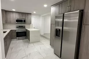380 W 32nd St, Hialeah, FL 33012 - Photo 7