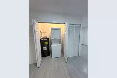 380 W 32nd St #1, Hialeah, FL 33012 - Photo 21