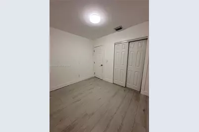 380 W 32nd St #1, Hialeah, FL 33012 - Photo 15