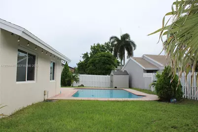 681 Pine Ridge Ter #681, Davie, FL 33325 - Photo 7