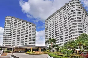 999 Brickell Bay Dr, Miami, FL 33131 - Photo 1