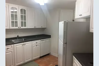 999 Brickell Bay Dr #1807, Miami, FL 33131 - Photo 5