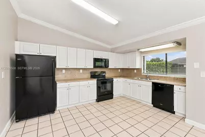 6671 NW 199th St, Hialeah, FL 33015 - Photo 7