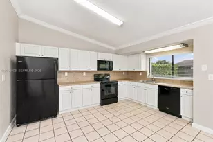 6671 NW 199th St, Hialeah, FL 33015 - Photo 7