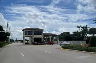 800 SW 142nd Ave, Pembroke Pines, FL 33027 - Photo 1