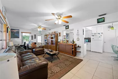 4517 NW 47th Ter, Tamarac, FL 33319 - Photo 11