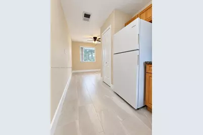 111 SE 4th Ave #7, Hallandale Beach, FL 33009 - Photo 17