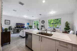 1418 SE 6th Rd, Homestead, FL 33034 - Photo 9