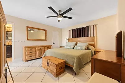8111 SW 205th St, Cutler Bay, FL 33189 - Photo 9