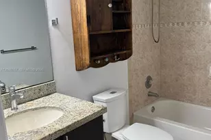 8102 SW 20th Ct, Davie, FL 33324 - Photo 5