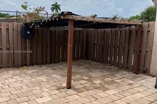 8102 SW 20th Ct, Davie, FL 33324 - Photo 25