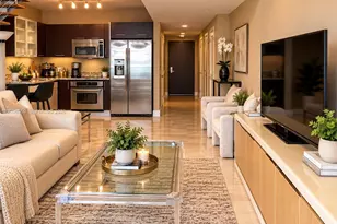 41 SE 5th St, Miami, FL 33131 - Photo 3